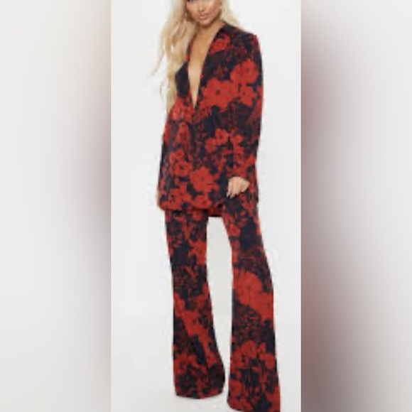 PrettyLittleThing Red and Navy Floral Set - Picture 1 of 7